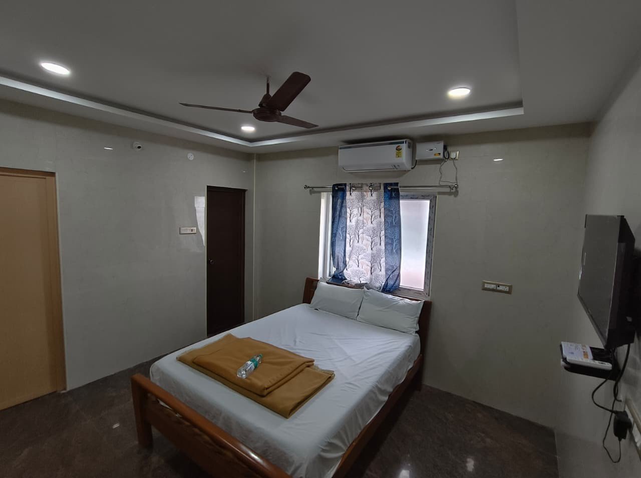Room showcase